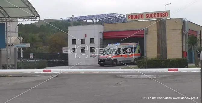 Crotone, aggressione all'ospedale: «Succedono con frequenza preoccupante»
