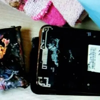 Esplode il telefono, bimba di 3 mesi salvata dalla mamma