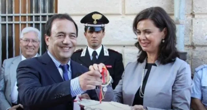Da Laura Boldrini a Nicola Zingaretti e Susanna Camusso, tutti dalla parte di Lucano