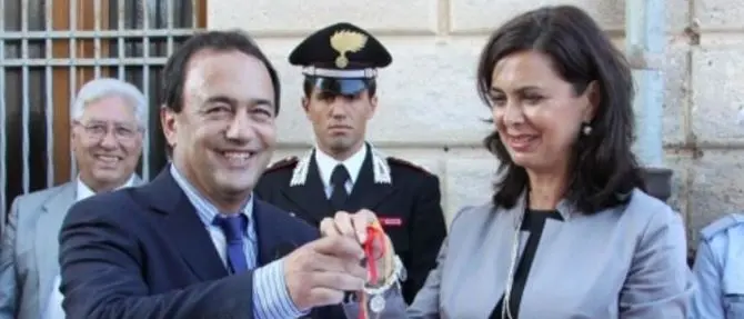 Da Laura Boldrini a Nicola Zingaretti e Susanna Camusso, tutti dalla parte di Lucano