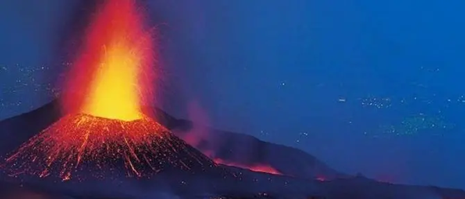 L’Etna scivola verso il mare e rischia di collassare su se stesso