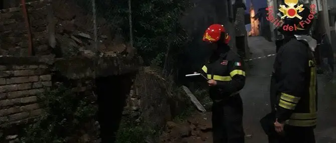 Maltempo, crolla il balcone di un'abitazione a San Vito sullo Ionio
