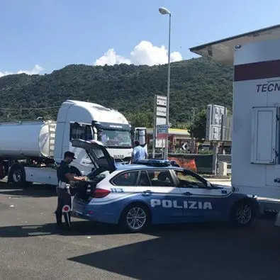 Con un telecomando alterava il cronotachigrafo: sanzionato conducente di un tir