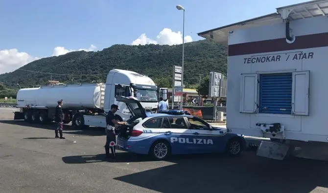 Con un telecomando alterava il cronotachigrafo: sanzionato conducente di un tir