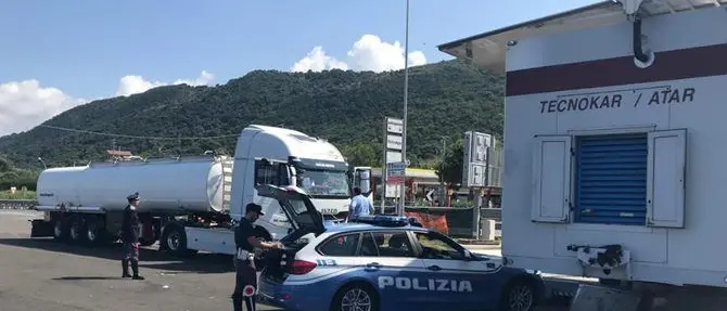 Con un telecomando alterava il cronotachigrafo: sanzionato conducente di un tir