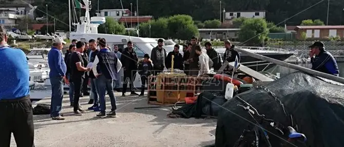 Circa quaranta migranti rintracciati al largo delle coste reggine