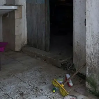 Faceva dormire i braccianti senegalesi in una stalla, deferito un 59enne