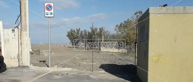 Santa Maria del Cedro, abbattuto il muro che per anni ha diviso in due la città