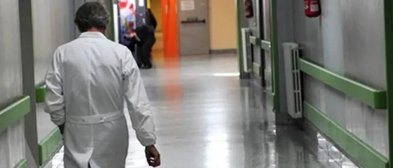 Sanità all'anno zero: gli ospedali vengono smantellati, quelli nuovi restano un sogno