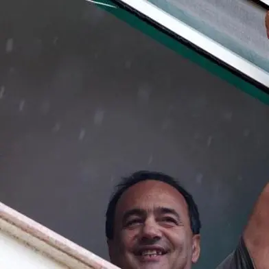 Lucano: «Vogliono uccidere Riace ma è più viva che mai»