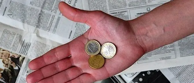 Cercasi mandrake per ufficio stampa, pagato quattro euro all'ora