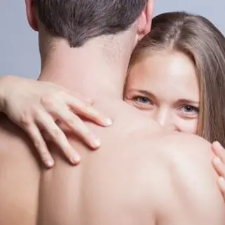 L'odore del partner produce benessere, lo dice una ricerca del Magna Graecia di Catanzaro