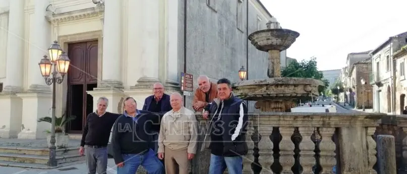 Girifalco, la fontana simbolo del paese abbandonata. I cittadini: «Salviamola»