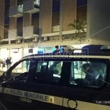 Cosenza, pedone investito in pieno centro