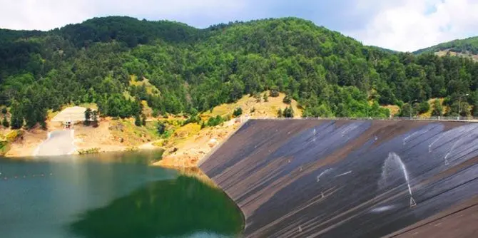 Diga del Menta, i cinquestelle: «Una discarica abusiva vicino all’invaso»