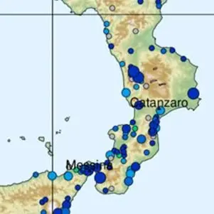 Forte terremoto in Grecia fa tremare anche la Calabria: paura per l'allerta tsunami