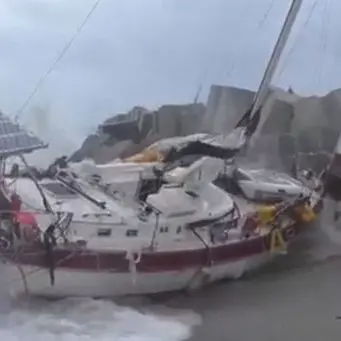 Corpo in mare, non si può recuperare sino a domani: è la vittima del naufragio a Catanzaro