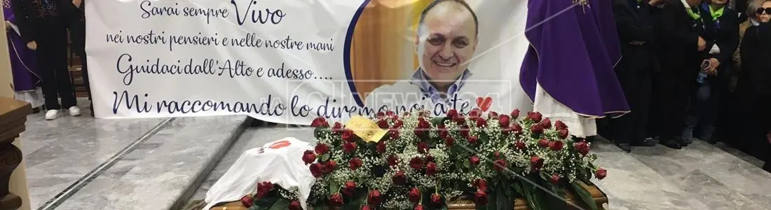 Una città in lutto, Crotone tributa l’ultimo saluto a Massimo Marrelli