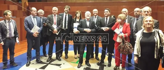 L’Europa pronta a tagliare i fondi, è scontro tra Regioni e Bruxelles