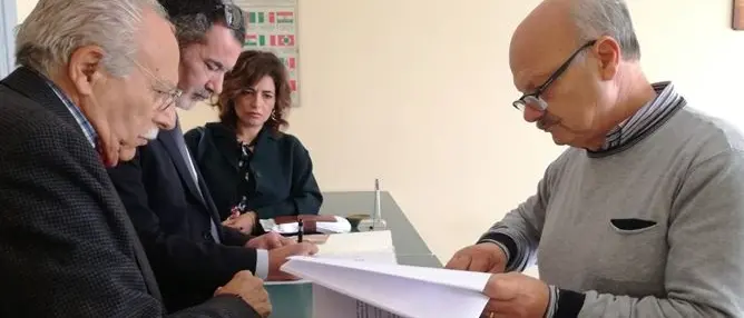 No Metro a Cosenza, depositate le firme per chiedere il referendum