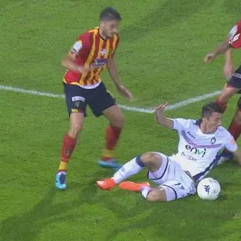 SERIE B | Un Crotone sfortunato esce sconfitto da Lecce