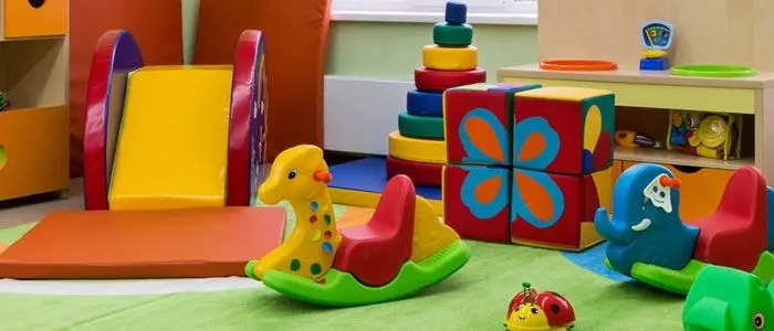 La sicurezza degli asili calabresi può attendere: la Regione concede altri due anni