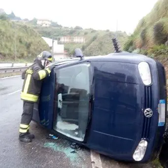 Catanzaro, maltempo: incidente stradale in viale De Filippis