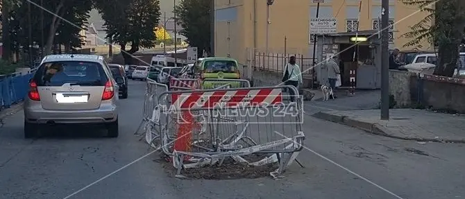 Scene di ordinario caos nel centro di Cosenza