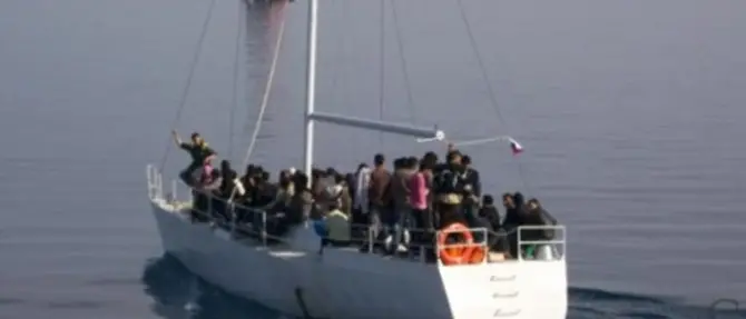Migranti, nuovo sbarco al porto di Reggio Calabria