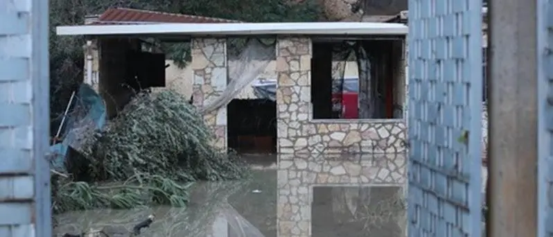 Maltempo, in Sicilia l'apocalisse: 12 vittime. Un mese fa l'alluvione mortale a Lamezia