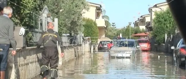 Maltempo, bomba d'acqua nel Catanzarese: allagata Simeri