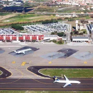 Lamezia, atterraggio di emergenza per un aereo diretto a Roma