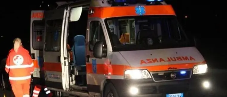 Incidente stradale a Torremezzo: grave 30enne