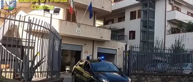 Sistema Fuscaldo, quelle mille telefonate per scambiare favori in Comune