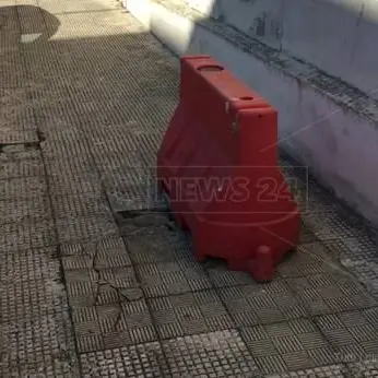 Siderno, muore dopo una caduta su un marciapiede: la famiglia denuncia