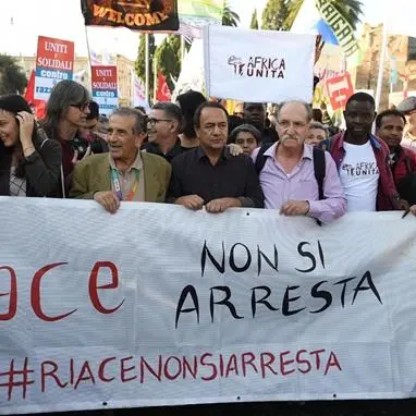 Decreto Sicurezza, in migliaia a Roma sfilano con Mimmo Lucano