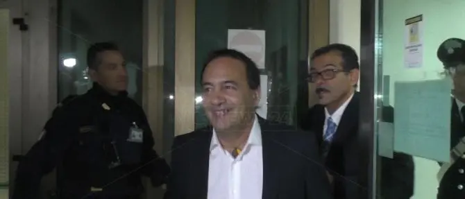 Lucano a Reggio: «Minniti sta con Riace? Da ministro mai visto»