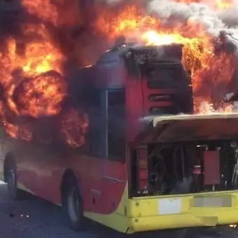 In fiamme un autobus a Catanzaro