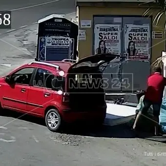 Tropea, le telecamere inchiodano chi abbandona rifiuti in strada