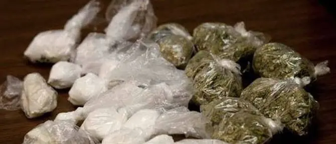 Marijuana e cocaina nascoste in casa, un arresto a Lamezia