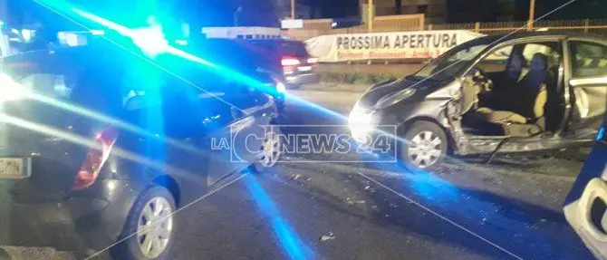 Incidente stradale sulla statale 106 a Sellia Marina, due feriti
