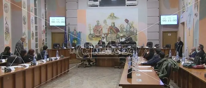 Cosenza, prima seduta del consiglio comunale all'ombra di re Alarico