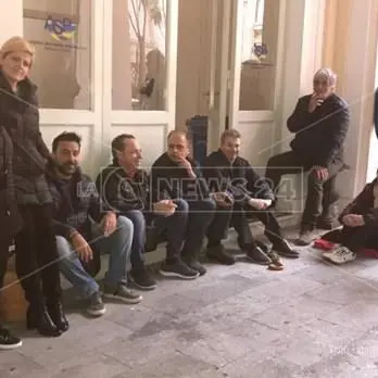 Psichiatria a Reggio, Scura non mantiene le promesse: nuova protesta
