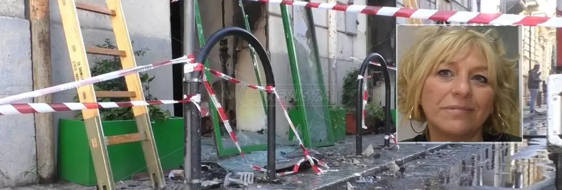 Pizzeria devastata a Reggio: «Ci hanno distrutto ma le fiamme non spegneranno i nostri sogni»