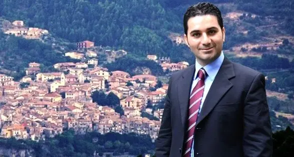 Il sindaco di Sant'Agata, la firma ritirata, la pacca sulla spalla ma alla fine sta con Minniti