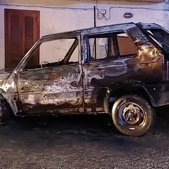 Auto incendiata a Catanzaro, il proprietario aveva già subito attentati