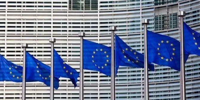 Manovra, l’Ue boccia l’Italia: «Non rispettate le regole di bilancio»