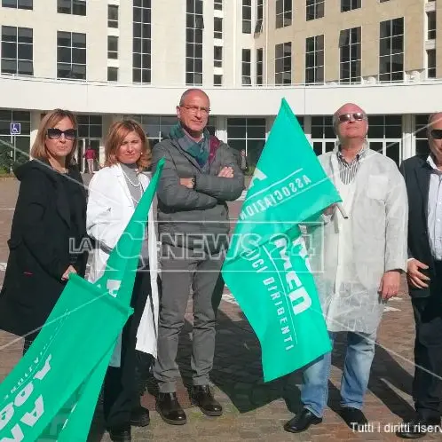 Servizio sanitario in protesta, sit in dei medici anestesisti anche a Catanzaro