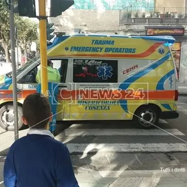 Cosenza, bimba investita da uno scooter all'uscita di scuola