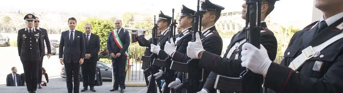 Il premier Conte in Calabria senza soluzioni. Allora bastava un biglietto d’auguri per Natale